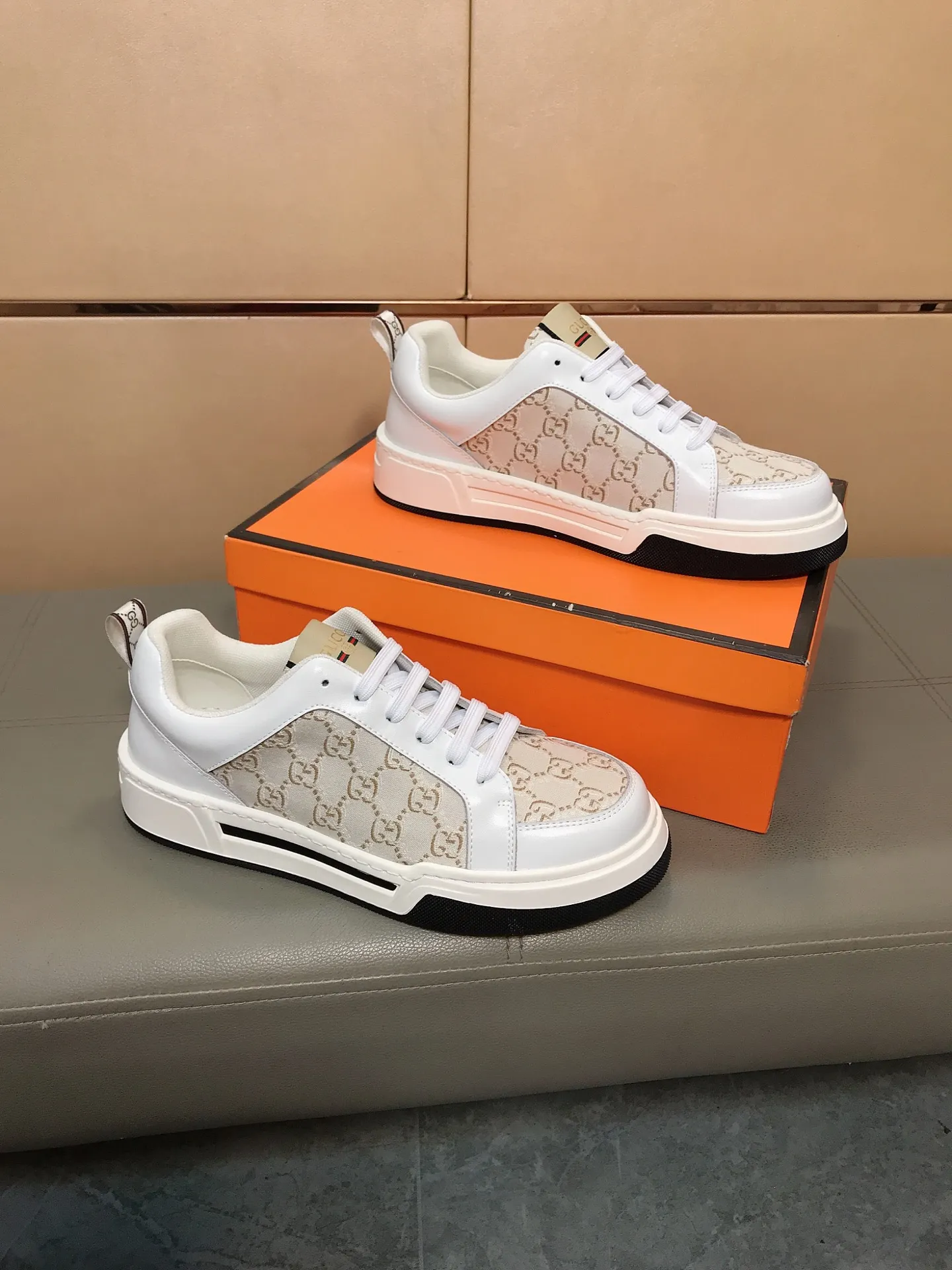 Ex-factory price 400 ⌚️⌚️[GUCCI] Gucci men’s casual shoes are absolutely popular 🔥The ultimate matching item for trendy men! Irresistible charm of super texture, the main recommendation, the upper is made of high-quality cowhide + printed fabric, sheep lining feet, wear-resistant rubber sole, noble and elegant! Extremely comfortable🎁🎁You can be as handsome as you want💪 Size 38-44!